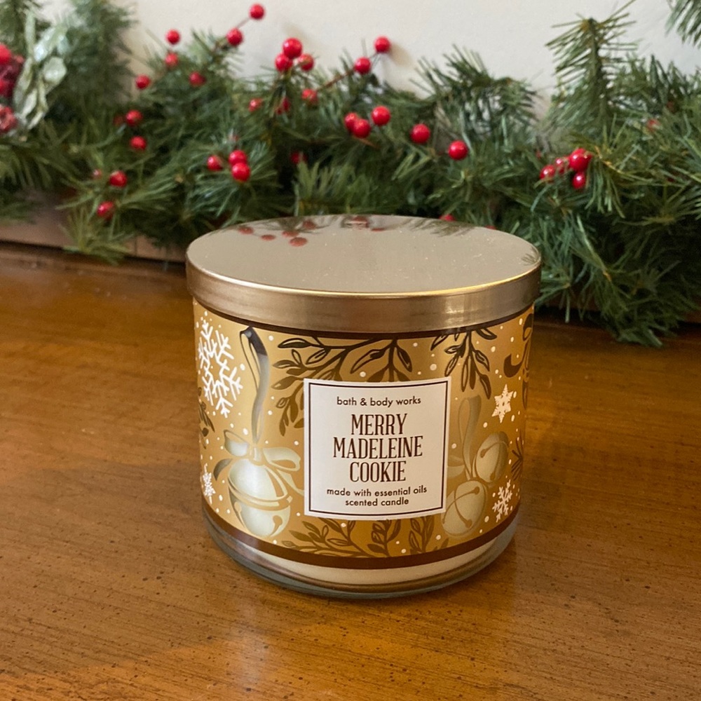 Bath and Body Works Merry Madeline Cookie new candle
